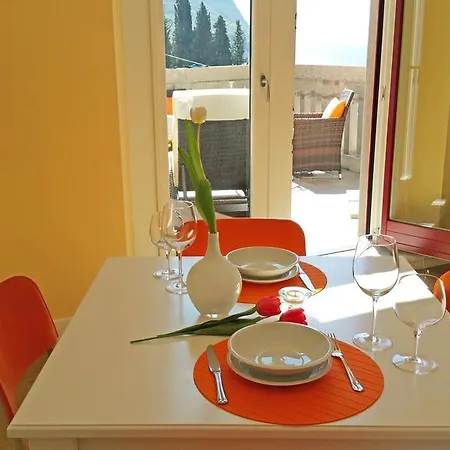 Monti Apartament *